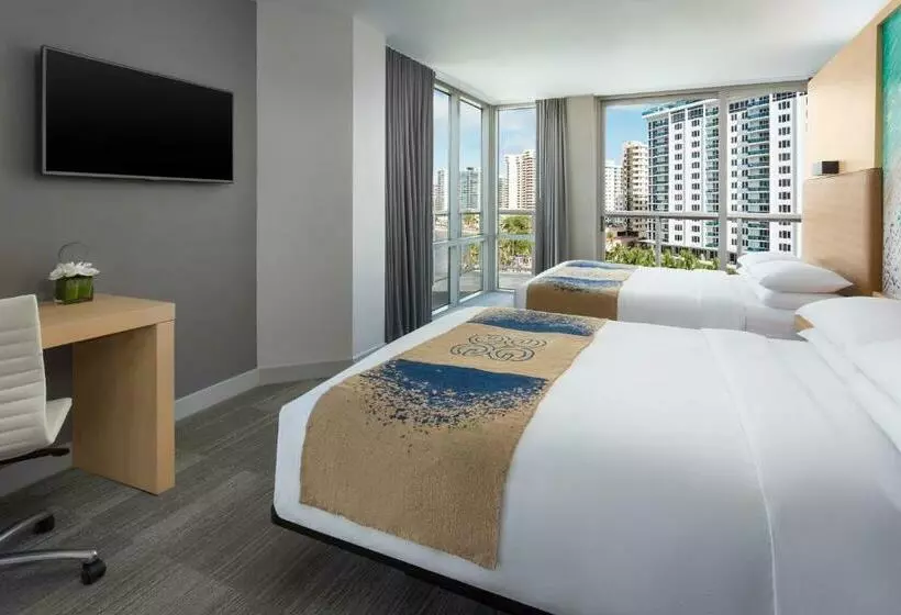 プールビュースタンダードルーム, The Gates Hotel South Beach