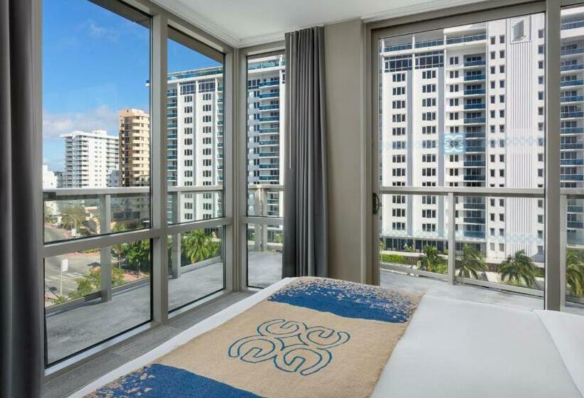 غرفة قياسية مطلّة علي حمام السباحة, The Gates Hotel South Beach