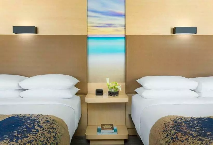 プールビュースタンダードルーム, The Gates Hotel South Beach