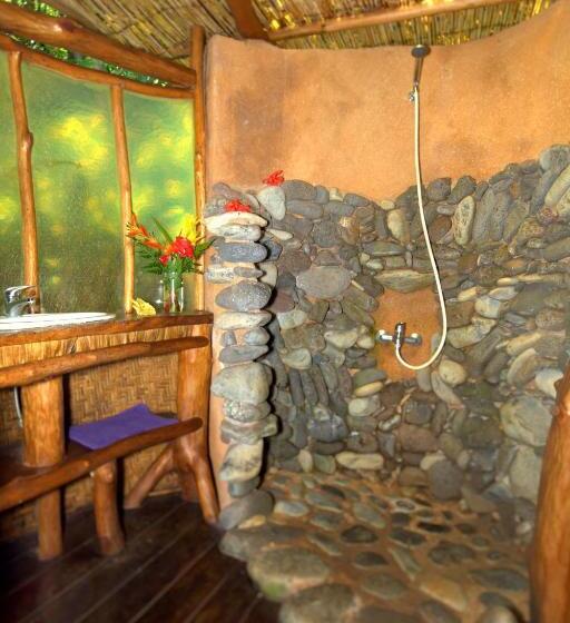 بانگلوی استاندارد, Vanira Lodge