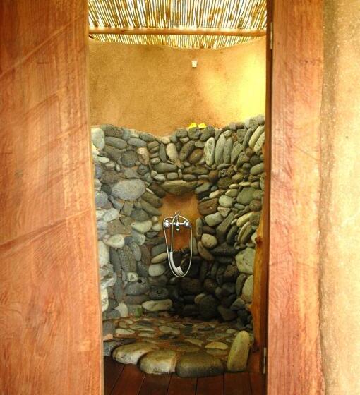 بانگلوی استاندارد, Vanira Lodge