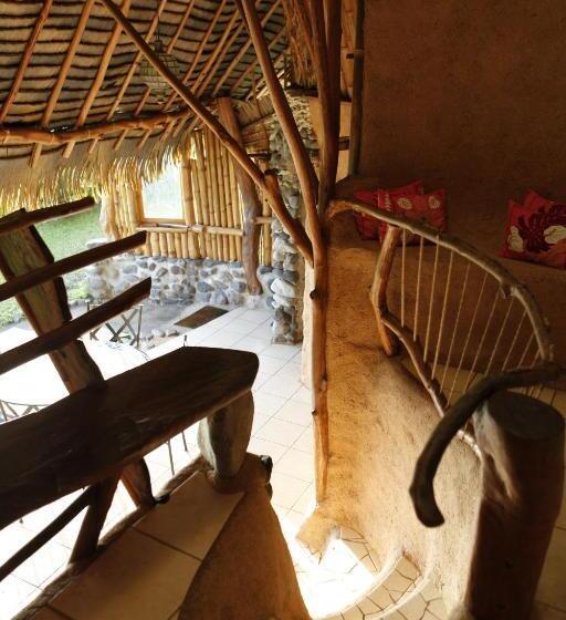 بانگلوی استاندارد, Vanira Lodge