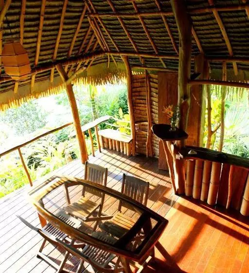 بانگلوی استاندارد, Vanira Lodge