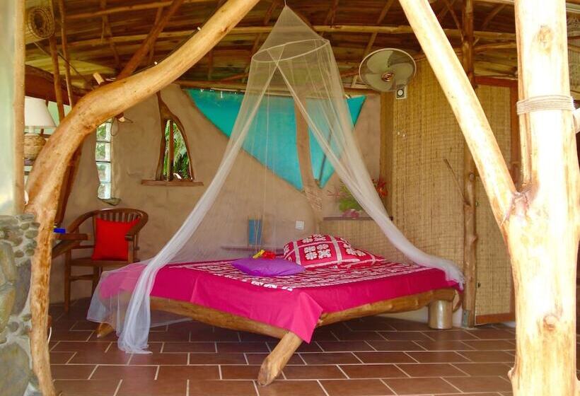 بانگلوی استاندارد, Vanira Lodge