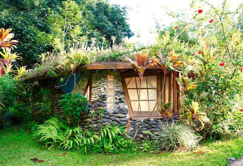 بانگلوی استاندارد, Vanira Lodge