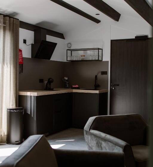 סטודיו משפחתי, De La Rue Vakantiesuites