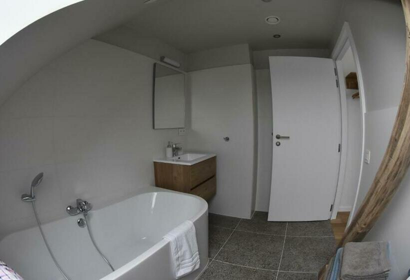 Семейный Номер, Akrenbos 101