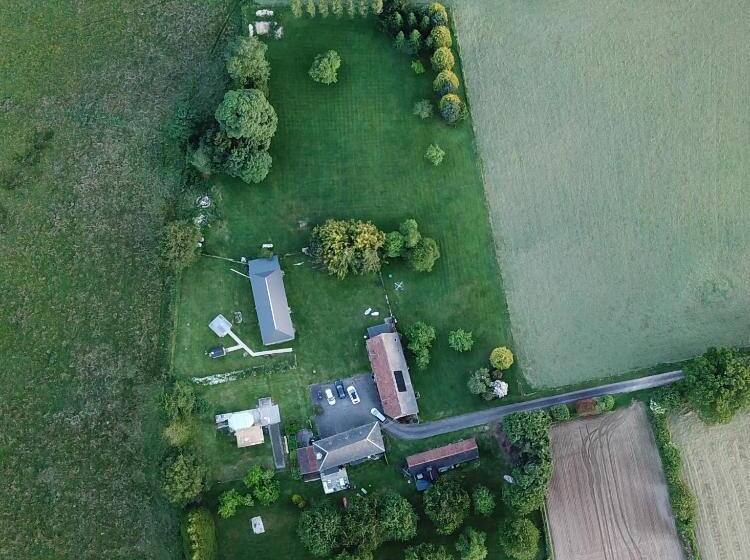 デラックスルーム, Chambres D Hôtes La Difference Le Pressoir