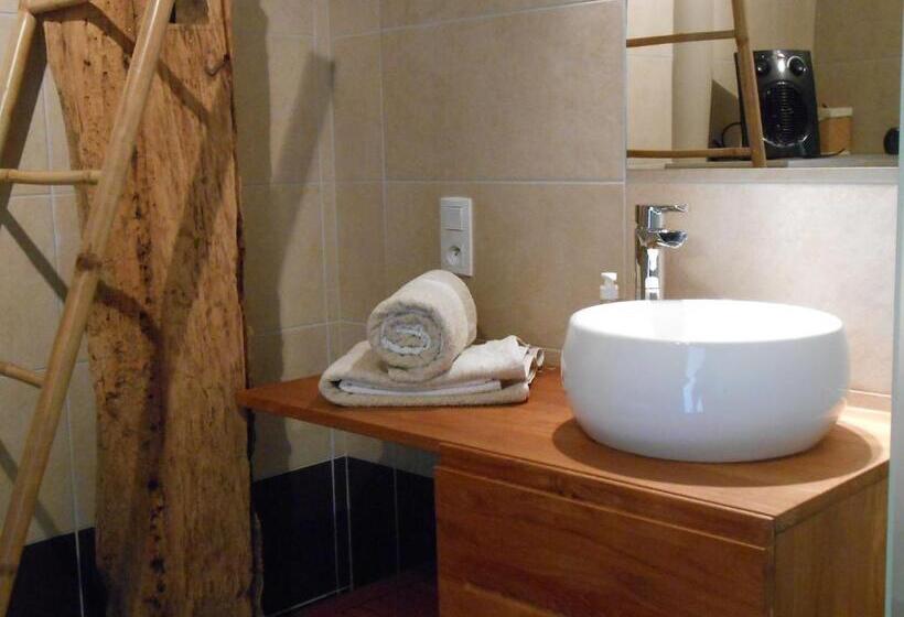 Standard room with outdoor bath, Les Grands Prés