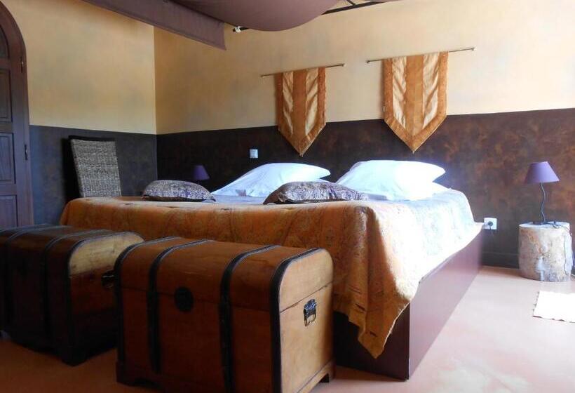 Standard room with outdoor bath, Les Grands Prés