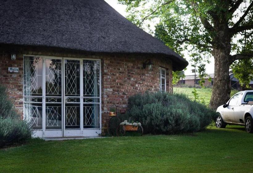 בקתה סטנדרטית, Suikerbosskuur Rondavel & Chalet