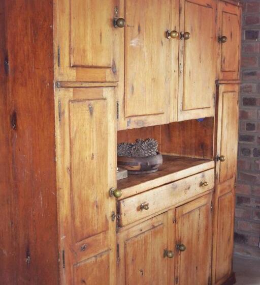 בקתת חדר, Suikerbosskuur Rondavel & Chalet