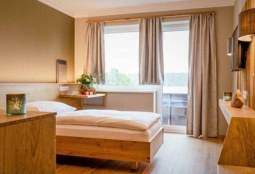 标准单人间, Z Leithen