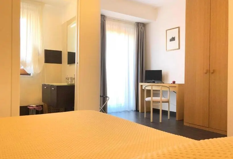 バルコニー付きスタンダードルーム, Luxury B&b Dimora Albani