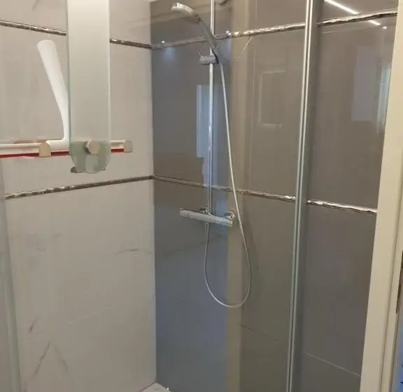 スイート, Andromachi Apartments