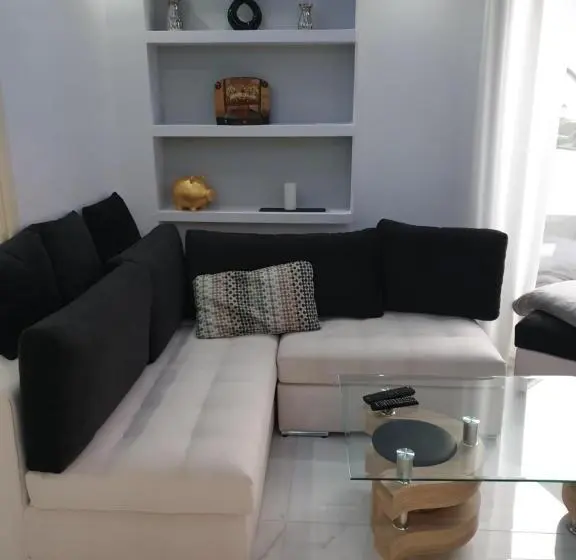 スイート, Andromachi Apartments
