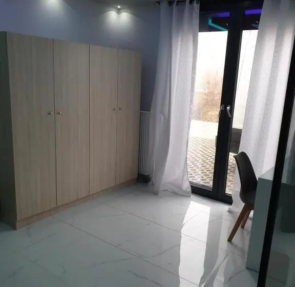 スイート, Andromachi Apartments