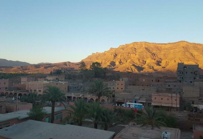 غرفة عائلية مطلّة علي الجبل, Dar Ilyana