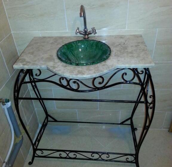 غرفة قياسية ثلاثية مع حمام خارجي, Dar Ilyana