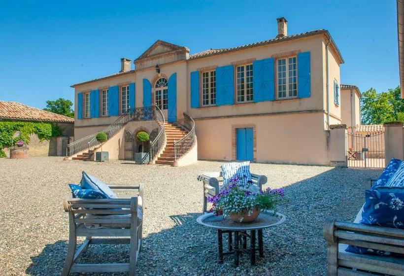 デラックスルーム, Escudes