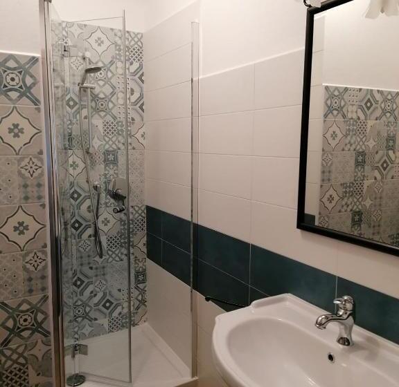 Standard room with outdoor bath, La Mafalda In Oltrepo