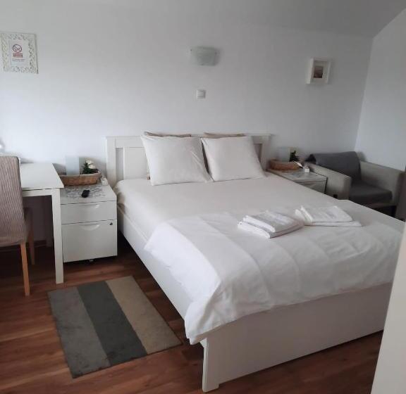 Номер Deluxe, Pensiunea Corbeanca   Cazare Si Evenimente