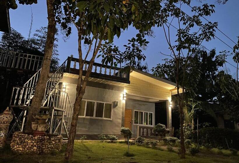 Üç Kişilik Standart Oda, บ้านภัทร์จรัส น่าน   Baan Patjarad Nan