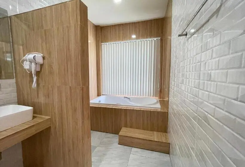 １ベッドルームハウス, บ้านภัทร์จรัส น่าน   Baan Patjarad Nan