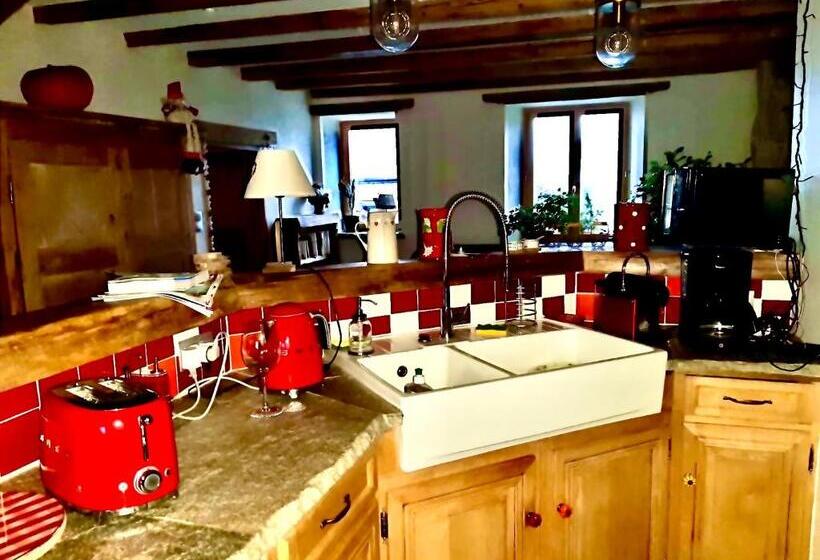 דירת שלושה חדרים, Ferme Familiale Chez Lili