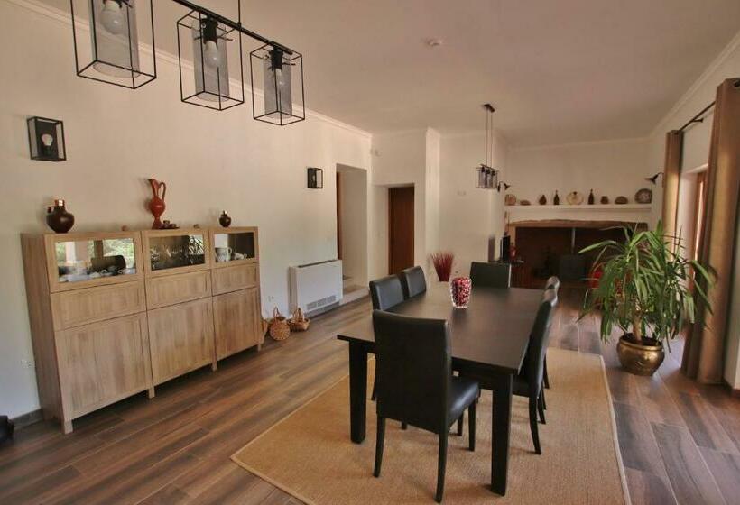 Номер Стандарт, Monte Do Pego