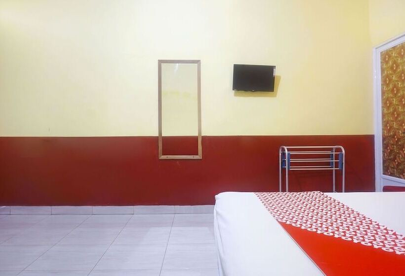 Номер Стандарт, Oyo 91433  Sari Jeneponto