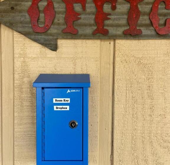 标准间, Reel Inn And Lodge