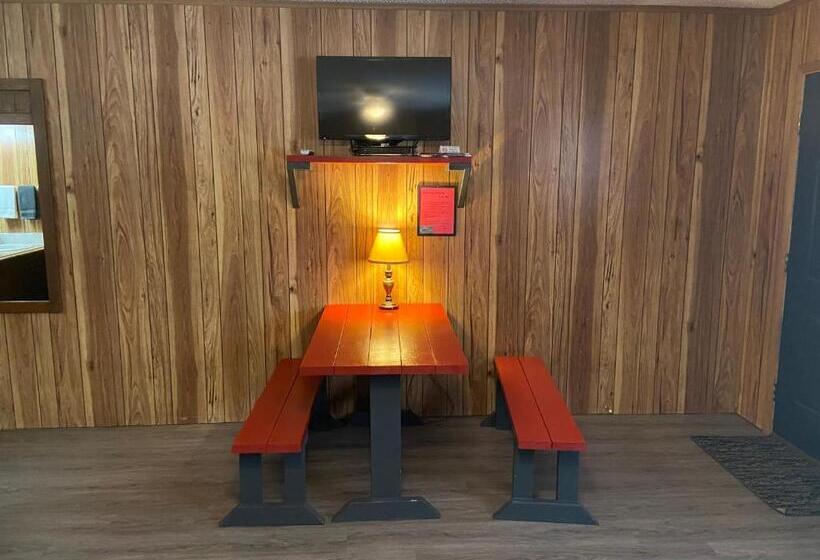 豪华房间, Reel Inn And Lodge