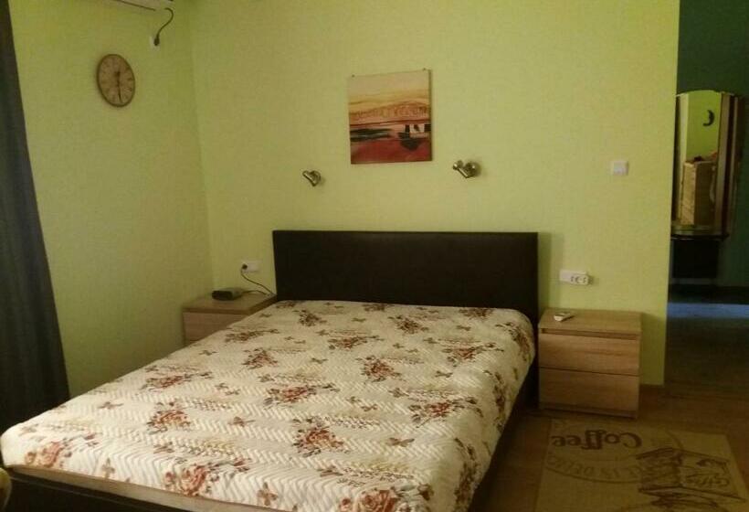 バスタブ付きスタンダードルーム, къща за гости акация