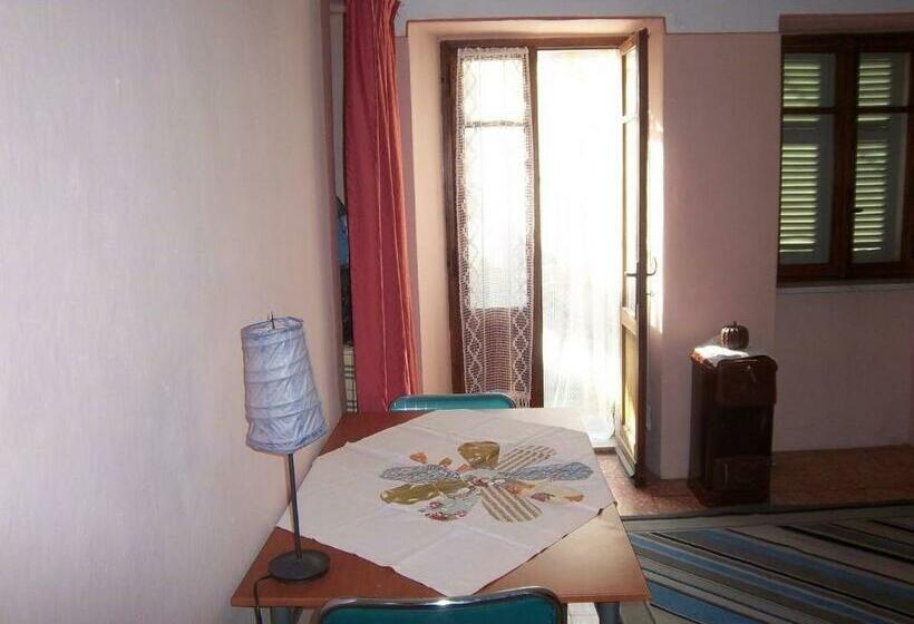 Четырехместный Номер Стандарт, Pain Et Confiture