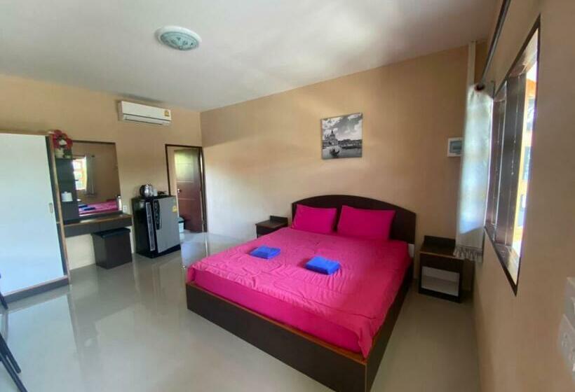 חדר סטנדרט עם מיטת קינג, Peeranon Resort