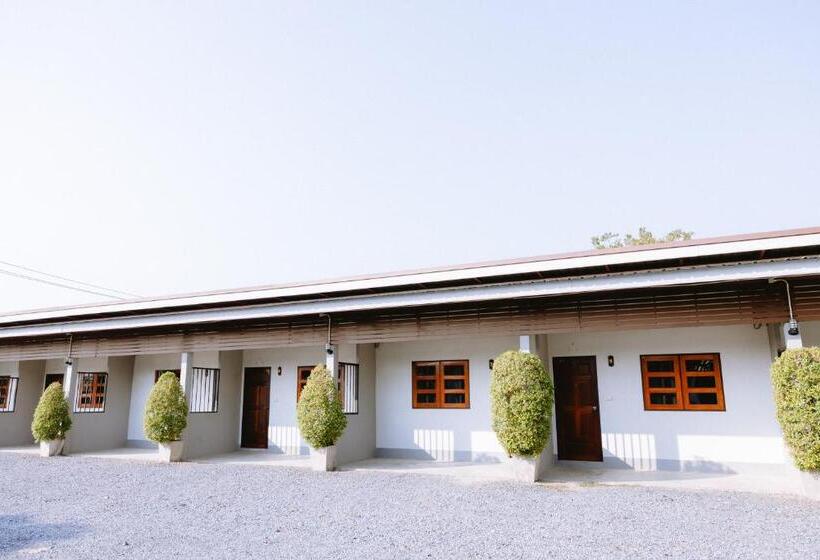 חדר סטנדרט עם מיטת קינג, Peeranon Resort