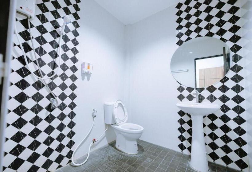 חדר דחוקס עם מיטת קינג, Peeranon Resort