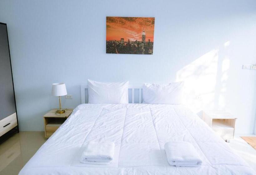 חדר דחוקס עם מיטת קינג, Peeranon Resort