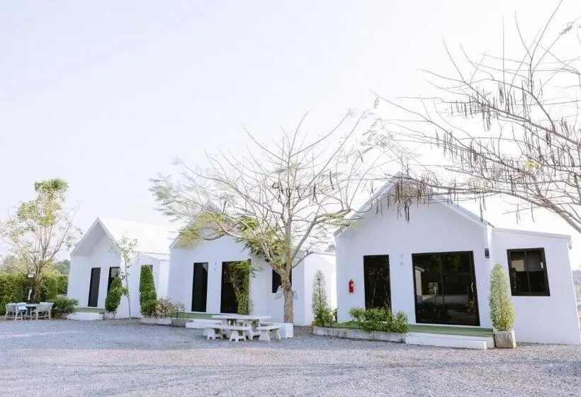 Villa 1 Makuuhuone, Peeranon Resort