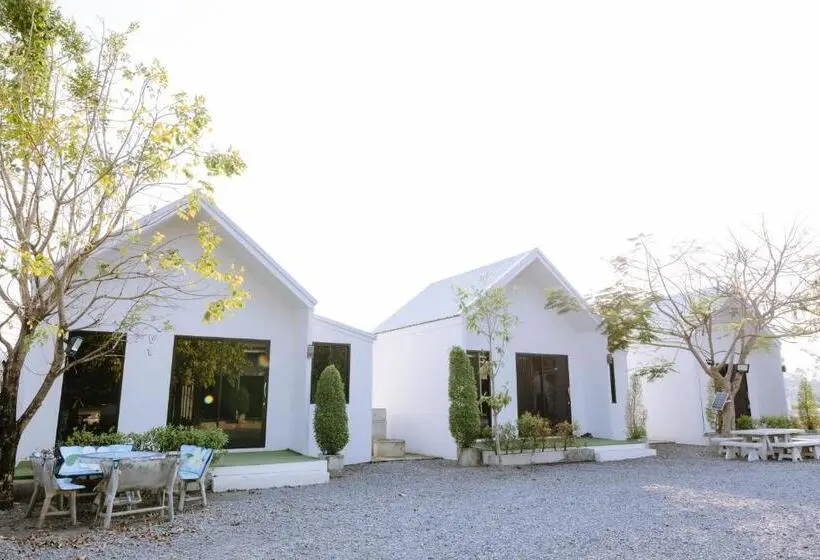 Villa 1 Makuuhuone, Peeranon Resort