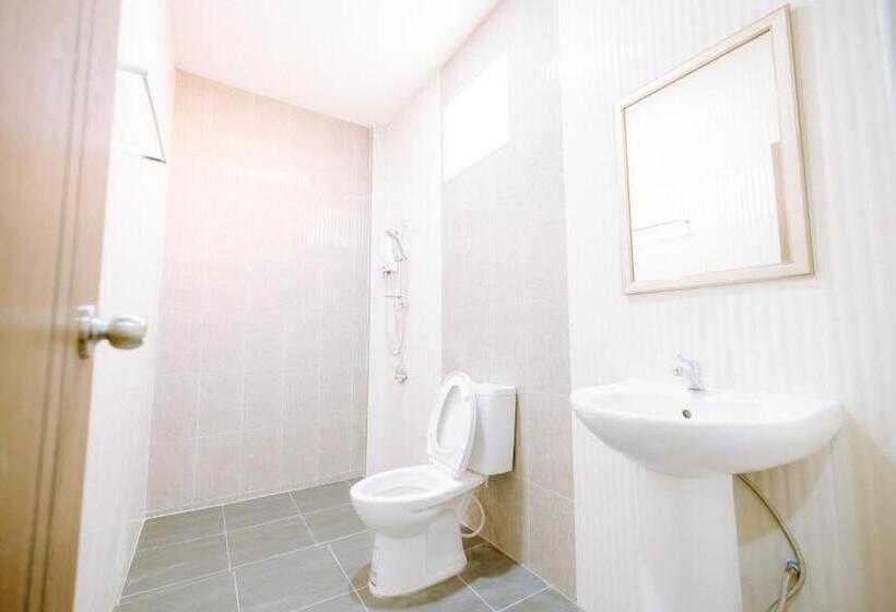 חדר סופריור לארבעה, Peeranon Resort