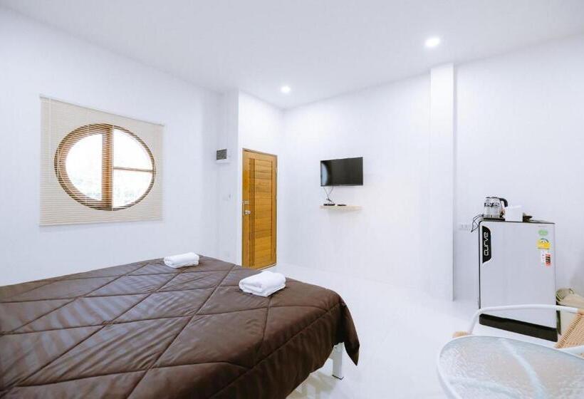 חדר סופריור עם מיטת קינג, Peeranon Resort