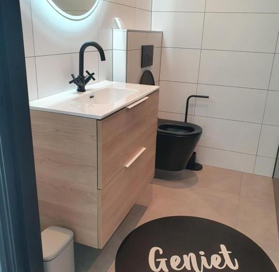 Номер Deluxe, Hippe Schuur