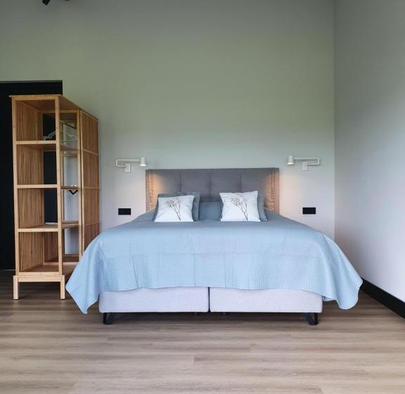 Номер Deluxe, Hippe Schuur