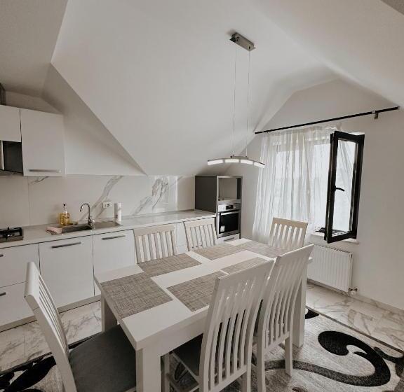 침실 1개 아파트, Cazare Vicoveancaa