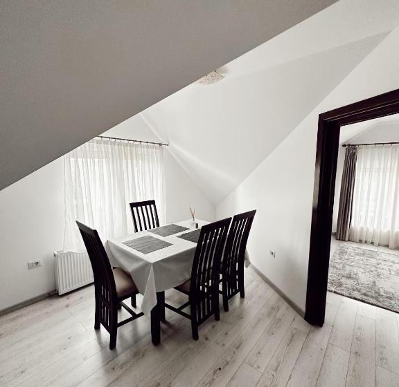 침실 1개 아파트, Cazare Vicoveancaa