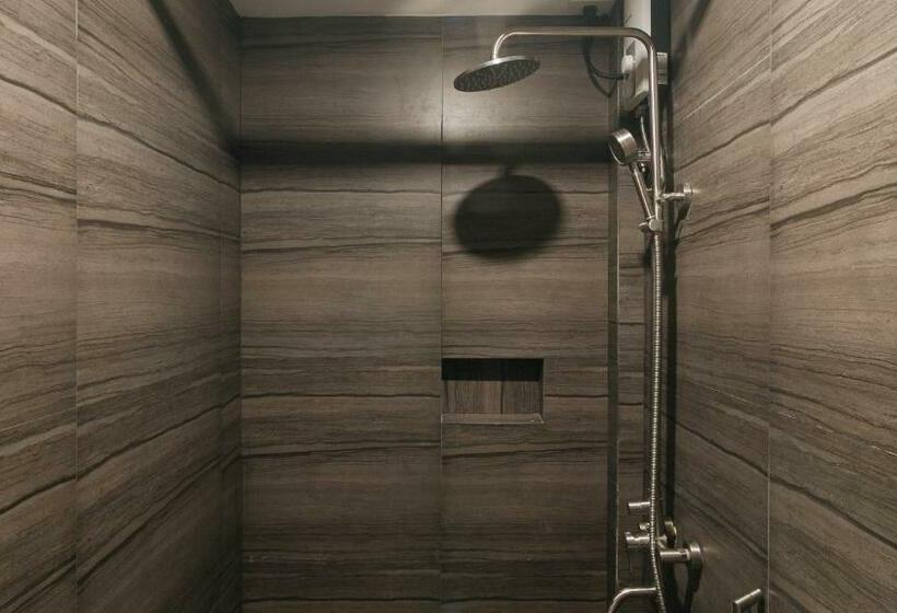 스탠다드 스튜디오, Alamaris Resort Redpartner