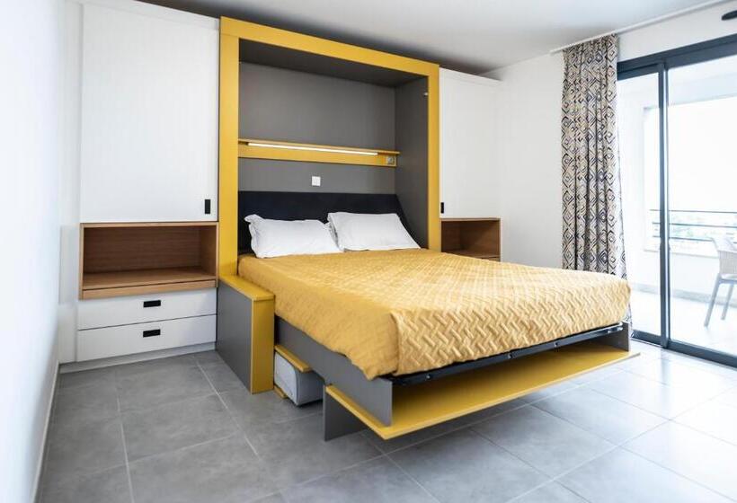 스탠다드 스튜디오, Hôtel Résidence A Torra