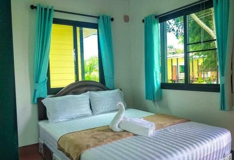 غرفة قياسية, อุสาวิวรีสอร์ท